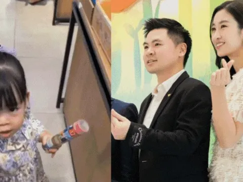 Đỗ Mỹ Linh cùng chồng Chủ tịch đưa con gái đi tiệm sách, lộ chi tiết liên quan chuyện mang bầu lần 2