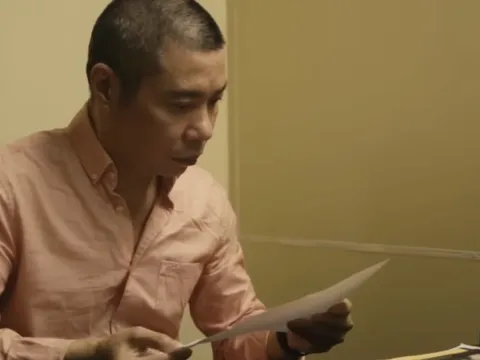 Con gái nghệ sĩ Công Lý: "Bố khóc khi thấy tôi nhưng không nhớ tên tôi"