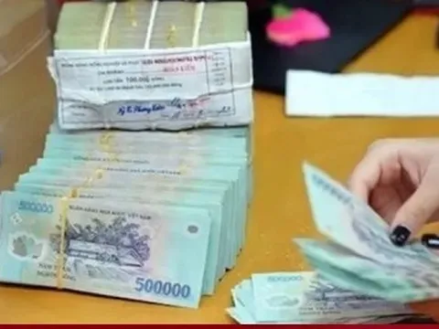 Hàng loạt chi nhánh ngân hàng, ATM tạm ngừng hoạt động vì ngập lụt