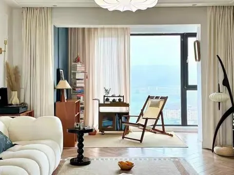 Việc bán căn hộ tầng một và chuyển lên tầng trên cùng khiến tôi hiểu rõ sự thật đằng sau câu nói: "Người giàu không nên mua tầng một, và người nghèo không nên mua tầng trên cùng!"