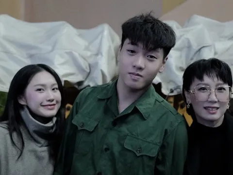 Gấp 3 visual khi nhà Doãn Hải My hội tụ: Mẹ U50 trẻ đẹp, vợ Văn Hậu ngọt ngào, em trai là hotboy Marie Curie!