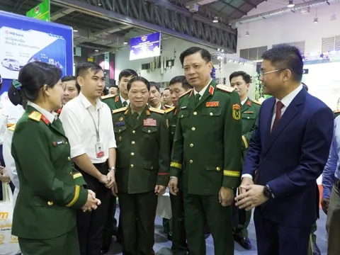 Viettel giới thiệu nhiều công nghệ tại Hội chợ kết nối giao thương Việt Nam – Lào