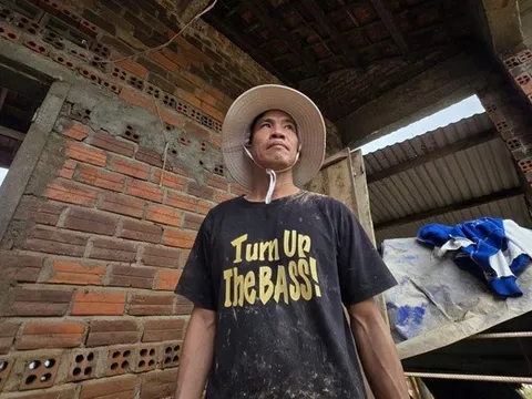 Ước mơ giản dị ở rốn lũ Hòa Thịnh: “Mong dựng lại căn nhà nhỏ cho con”