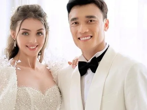 Cuộc sống hôn nhân của thủ môn Bùi Tiến Dũng và vợ mẫu tây