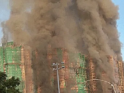 Cháy lớn ở Hồng Kông - Trung Quốc: Khói lửa bao trùm 8 tòa nhà, thương vong tăng nhanh