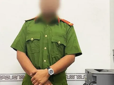 Bị xử phạt vì sử dụng trái phép trang phục Công an nhân dân