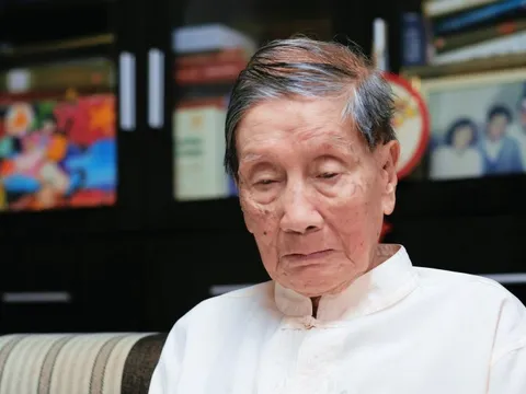 Nam nghệ sĩ sắp 100 tuổi ở Hà Nội: Sống lạc quan, vẫn làm một việc hằng ngày