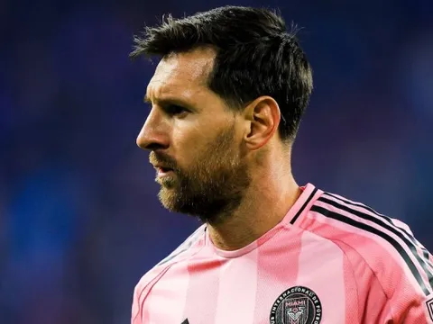 Messi ngồi không cũng "bốc hơi" 230 tỷ