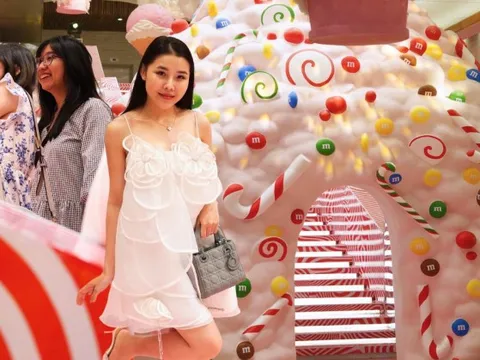 Cận cảnh quán cà phê Giáng sinh 200k/giờ ở TP.HCM, đáng thì thấy đáng nhưng trải nghiệm thì thật sự chưa xứng!