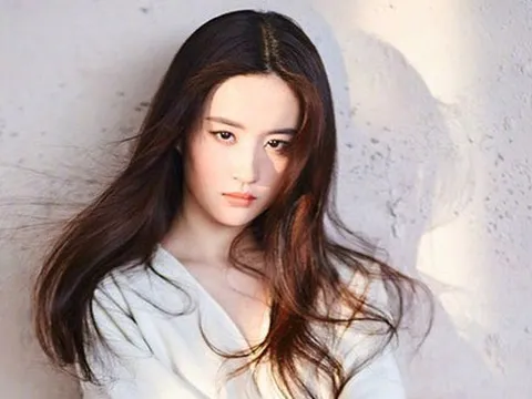 Khoảnh khắc khó tin của Lưu Diệc Phi năm 30 tuổi