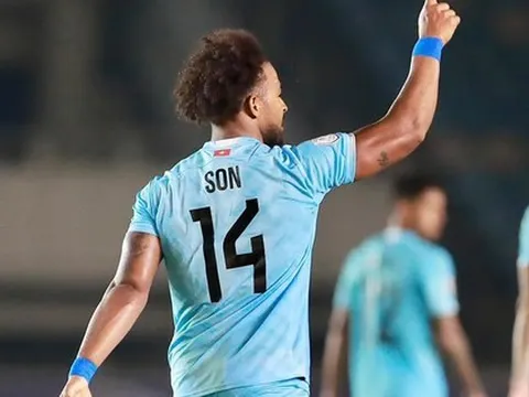 Xuân Son "đáng sợ" quá!