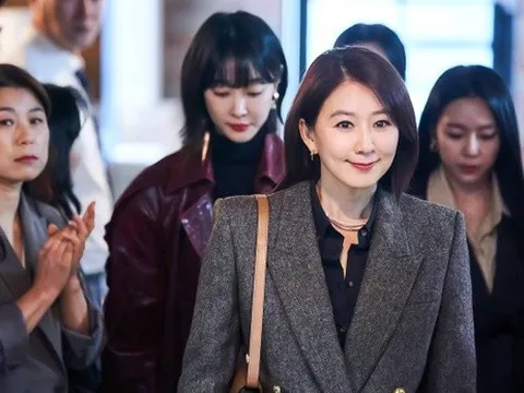 Mỹ nhân đổi đời nhờ 19 tuổi mà nhìn như U60: Càng đóng phim càng trẻ, body bén đứt tay