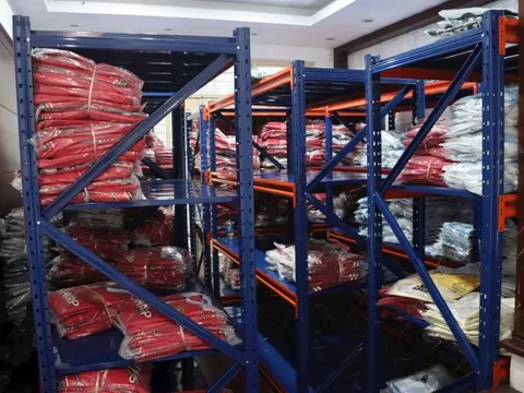 Phát hiện kho hàng giả tại Hà Nội, do Dương Tấn Rine làm chủ