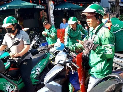 Kiến nghị đóng BHXH bắt buộc đối với tài xế xe ôm công nghệ, người làm việc trực tuyến