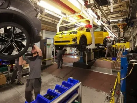 CEO Ford thốt lên: 'Chúng tôi đang trong cuộc chiến sinh tử', đưa ra quyết định lịch sử nhằm cạnh tranh với đối thủ Trung Quốc