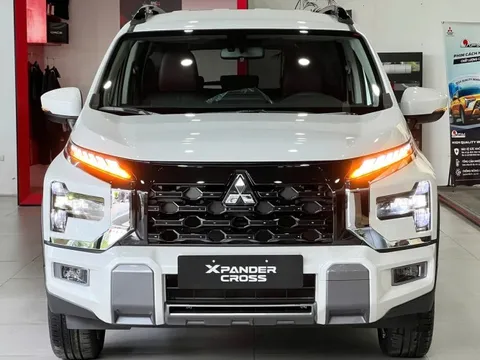 Loạt xe Nhật chạy đua giảm giá tháng cuối năm