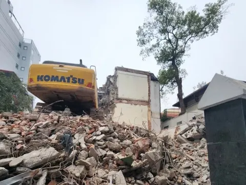 Bắt đầu phá dỡ các công trình để phục vụ dự án quanh hồ Hoàn Kiếm