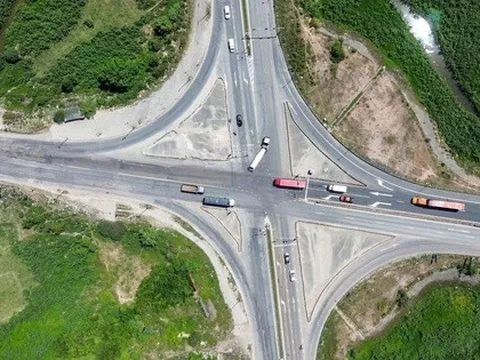 ĐỘT PHÁ HẠ TẦNG, KIẾN TẠO VỊ THẾ (*): Trục kết nối kinh tế mới của miền Trung