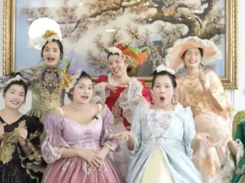 Độc lạ “Gia Tộc Họ Đặng”: 7 chị chồng thuê váy quý tộc châu Âu mở tiệc đầy tháng cho cháu