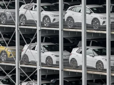 Sau tất cả, thị trường tiêu thụ 10 triệu xe/năm sẽ rút lại lệnh cấm hoàn toàn xe xăng