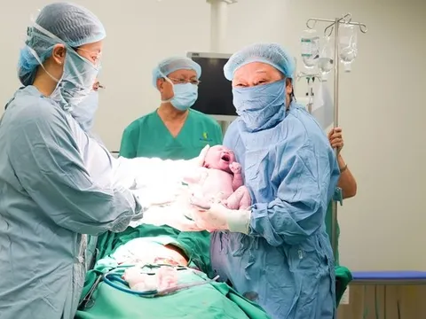 "Em bé US-HIFU" đầu tiên tại Việt Nam chào đời