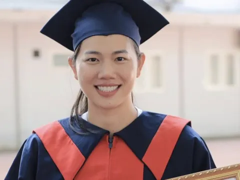 Ánh Viên cực xinh ngày nhận bằng Thạc sĩ, netizen không ngớt lời khen: "Bơi lội chị đỉnh chóp, nay càng ít ai sánh bằng!"