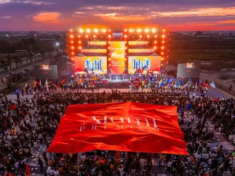 Hơn 6.000 sales dự Kick-off tổ hợp đầu tiên tại đô thị khoáng nóng Alluvia City