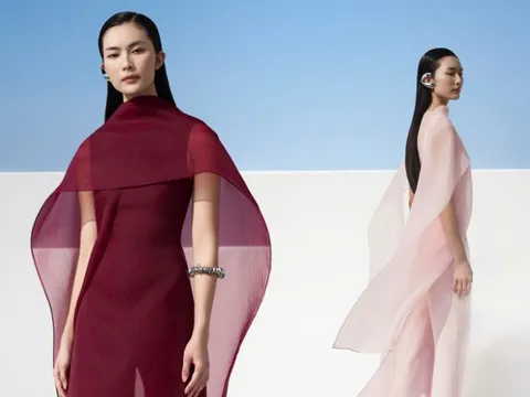 “Nàng thơ Á Đông” Helly Tống gây bất ngờ với hình ảnh khác lạ