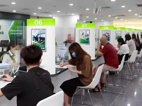 Từ 1/1/2026, Vietcombank, VietinBank, Agribank, BIDV... ngừng chấp nhận loại giấy tờ này, ai chưa cập nhật bị ngừng giao dịch rút tiền/ chuyển tiền