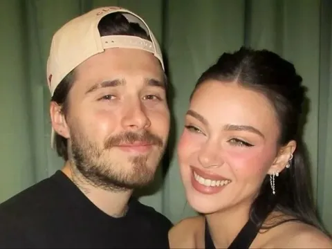 Brooklyn Beckham chặn tài khoản bố mẹ