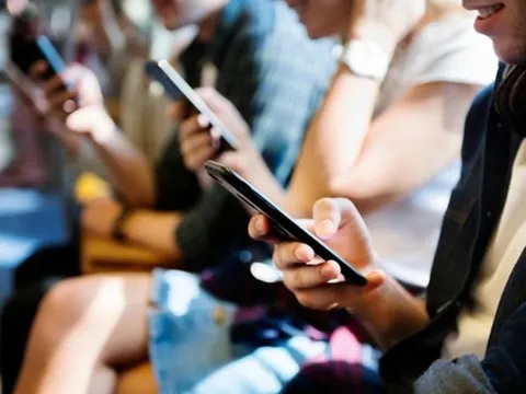 Vạch trần “công xưởng ngầm” sản xuất điện thoại Samsung cao cấp giả: Chủ mưu chỉ học hết lớp 8