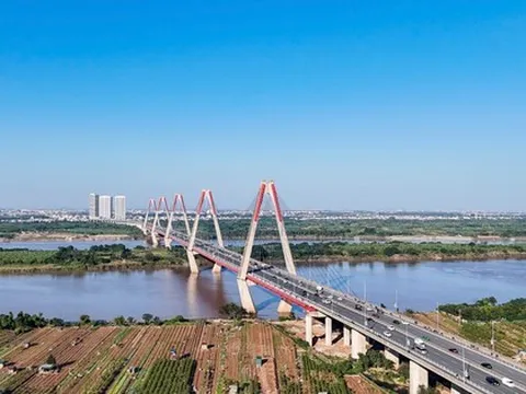 Trục đại lộ cảnh quan sông Hồng: Cơ hội và thách thức