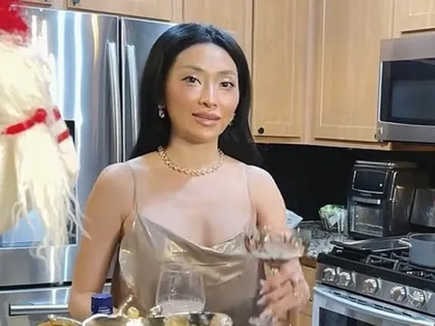 Bên trong nhà nữ ca sĩ 40 tuổi xinh đẹp, độc thân tại Mỹ: Trang sức như kho báu