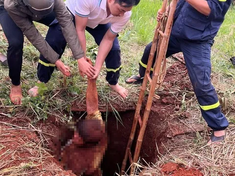 Đang làm việc, nam thanh niên 19 tuổi bất ngờ rơi xuống hố sâu 10m