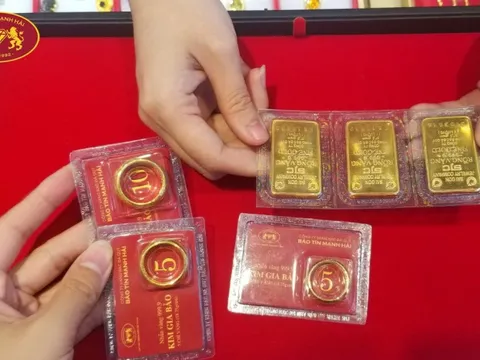 Giá vàng hôm nay 29/12: Sắp chạm ngưỡng 160 triệu đồng/lượng