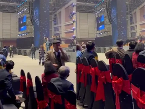 Chưa từng có tại Việt Nam: Khán giả đã đến nhưng không có nghệ sĩ, BTC báo hoãn giờ chót gây phẫn nộ