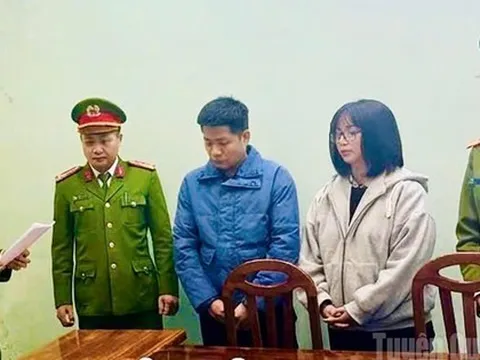 Tạo website giả mạo ngân hàng cho đường dây lừa đảo ở Campuchia, Võ Thanh Tuyền và Trần Thị Phương Anh bị khởi tố