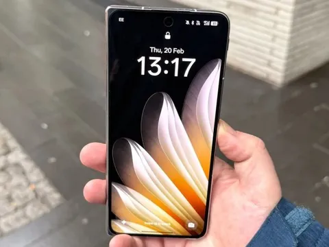 "Là chuyên gia review, với tôi, đây mới là điện thoại số 1 của năm 2025 chứ không phải Apple hay Samsung"