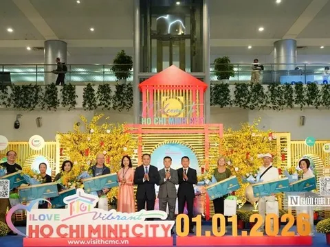 Hàng ngàn lượt khách “xông đất” Tp.HCM qua cửa ngõ Tân Sơn Nhất ngày đầu năm 2026