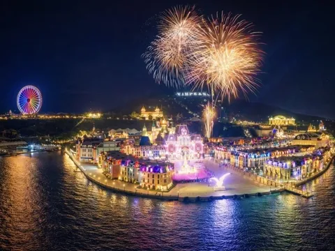 Không khí countdown 2026 rực rỡ ánh sáng, rộn ràng âm thanh và rạo rực cảm xúc tại các trung tâm lễ hội “họ Vin”