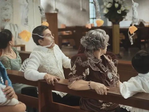 1 hãng hàng không làm hẳn phim tình cảm kịch tính để hướng dẫn an toàn bay, nội dung "quá đỉnh"