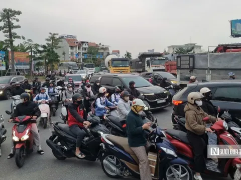Ùn tắc liên tục tại tuyến đường huyết mạch ra vào khu vực cảng Hải Phòng