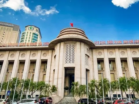 Cập nhật thị trường tiền tệ 8/1: Lãi suất qua đêm giảm về vùng 4%, NHNN hút ròng hơn 35.000 tỷ