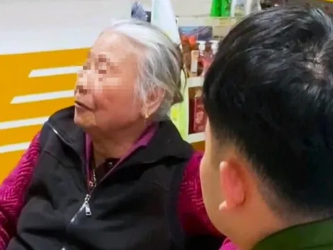 Sau cuộc gọi lạ, cụ bà 79 tuổi hốt hoảng mang sổ tiết kiệm ra ngân hàng