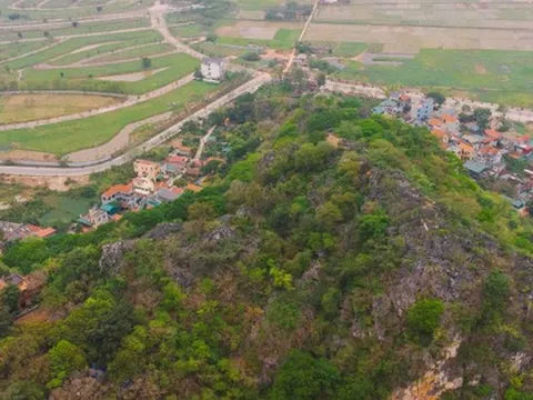 Ngọn núi ngay ở Hà Nội cao chỉ hơn 100m: Cách trung tâm 20km, thuộc quần thể Di tích quốc gia đặc biệt