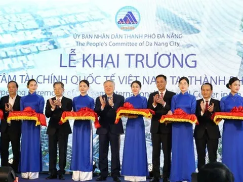 Phó Thủ tướng Thường trực Nguyễn Hòa Bình dự khai trương Trung tâm Tài chính Quốc tế Việt Nam tại Đà Nẵng
