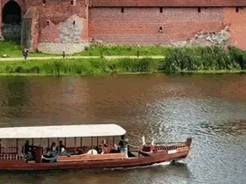 Cả thế giới đứng hình trước cảnh tượng vô thực này