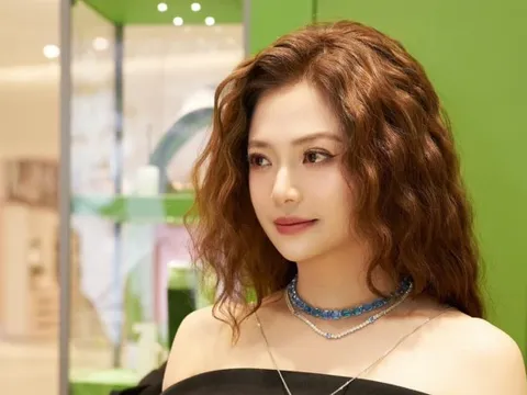 Mời ngay nữ NSƯT này vào Chị Đẹp mùa 3: U50 trẻ đẹp hết phần thiên hạ, mỗi lần đánh hông là MXH phát sốt