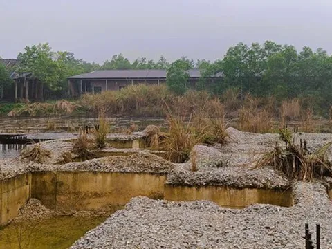 Dự án 250 tỉ đồng "chết yểu" ngay đường lên huyệt đạo thiêng