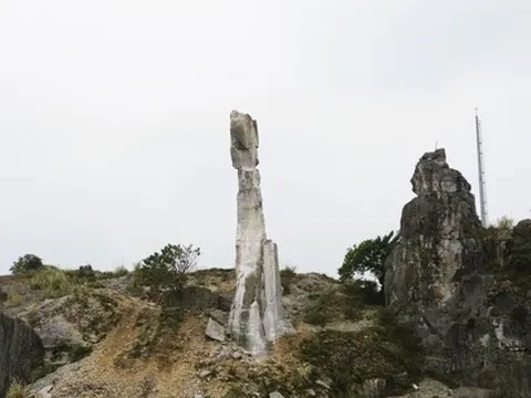 Diện mạo Hòn Vọng Phu sau khi được đầu tư 17 tỉ đồng chống đổ sập